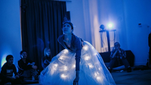 TECH(ing) TALES WITH A TWIST FOR THE CHILDREN OF THE PRESENT